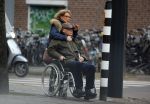 Amsterdam 20 november 2014
Ed v Tijn in rolstoel met zijn vrouw Odette