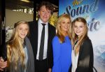 Den Bosch 23 november 2014
Premiere Sound of music in de parade in Den Bosch. Erik de Zwart met vrouw en kinderen