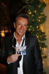 Amsterdam 2 december 2014
CD presentatie Gerard Joling in het conservatorium Hotel. Humberto Tan en Karin Bloemen reiken het eerste exemplaar uit.