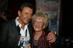 Amsterdam 2 december 2014
CD presentatie Gerard Joling in het conservatorium Hotel. Humberto Tan en Karin Bloemen reiken het eerste exemplaar uit. Gerard met zus en moeder