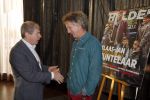 Ridderkerk 10 november 2014
Presentatie Helden met oa Klaasjan Huntelaar met vrouw en kinderen bij v d Valk. Gert Jan Verbeek met Frits Barend