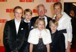 Scheveningen 30 november 2014
Premiere Billy Elliot in het circustheater.
Guido Maas en Marijke Schaaphok met hun kinderen