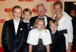 Scheveningen 30 november 2014
Premiere Billy Elliot in het circustheater.
Guido Maas en Marijke Schaaphok met hun kinderen