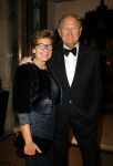 Londen 15 december 2014
Chantal Janzen en Marco Geeratz trouwen in Hotal Cafe Royal.
Het feest is s avonds in hotel Claridge's. Joop en janine v d Ende enn hun kinderen Iris en Vincent
