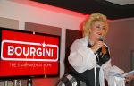 Vaassen 9 november 2014
Presentatie nieuwe produktlijn Aad Ouborg Bourgini genaamd. De presentatie is in restaurant de Leest van Jacob Jan Boerma. Karin Bloemen