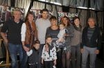 Ridderkerk 10 november 2014
Presentatie Helden met oa Klaasjan Huntelaar met vrouw en kinderen bij v d Valk. Klaasjan met vrouw Maddy kinderen ouders schoonouders en schoonzus