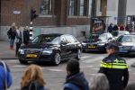 Amsterdam 10 december 2014
Uitreiking prins Claus prijzen in het paleis op de dam.
Aanwezig Koning Prins Willem Alexander Koningin Maxima Prinses Beatrix Prinses Mabel en Prins Constantijn. Verlengde audi A8