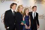 Amsterdam 1 december 2014
Premiere Gooische vrouwen 2 in het nieuwe de la mar met in de hoofdrollen Linda de Mol Lies Visschedijk Tjitske Reijdinga en Susan Visser. Linda met Jeroen Rietbergen en kinderen Noah en Julian