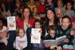 Amersfoort 9 november 2014
Boekpresentatie Dierendorpje door Kim-Lian van der Meij, partner Daniel Gibson en kinderen Sean en Ronja