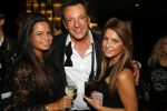 Amsterdam 2 december 2014
CD presentatie Gerard Joling in het conservatorium Hotel. Humberto Tan en Karin Bloemen reiken het eerste exemplaar uit. Michelle Dubbelboer met een vriendin en Patty Brard