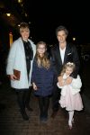 Amsterdam 18 december 2014
Premiere kerst circus in Carre.
Nienke Romer met Frederik Brom en hun kinderen