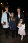 Amsterdam 18 december 2014
Premiere kerst circus in Carre.
Nienke Romer met Frederik Brom en hun kinderen