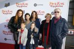 Amsterdam 22 november 2014
Premiere Mees Kees in carre met in de hoofdrollen Willem Voogd Sanne Wallis de Vries  Felix Osinga, en Brent Thomassen. Quinty Trustful met zus vader en familie