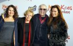 Amsterdam 22 november 2014
Premiere Mees Kees in carre met in de hoofdrollen Willem Voogd Sanne Wallis de Vries  Felix Osinga, en Brent Thomassen. Quinty Trustful met zus vader en familie