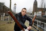 Weesp 4 december 2014
Robbie Hasselt wordt geinterviewd door Edwin Bredius. Robbie heeft dates gehad met Onno Hoes en deze gefilmd.