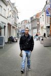 Weesp 4 december 2014
Robbie Hasselt wordt geinterviewd door Edwin Bredius. Robbie heeft dates gehad met Onno Hoes en deze gefilmd.