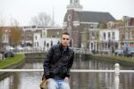 Weesp 4 december 2014
Robbie Hasselt wordt geinterviewd door Edwin Bredius. Robbie heeft dates gehad met Onno Hoes en deze gefilmd.