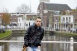 Weesp 4 december 2014
Robbie Hasselt wordt geinterviewd door Edwin Bredius. Robbie heeft dates gehad met Onno Hoes en deze gefilmd.