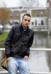 Weesp 4 december 2014
Robbie Hasselt wordt geinterviewd door Edwin Bredius. Robbie heeft dates gehad met Onno Hoes en deze gefilmd.