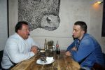 Weesp 4 december 2014
Robbie Hasselt wordt geinterviewd door Edwin Bredius. Robbie heeft dates gehad met Onno Hoes en deze gefilmd.