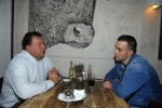 Weesp 4 december 2014
Robbie Hasselt wordt geinterviewd door Edwin Bredius. Robbie heeft dates gehad met Onno Hoes en deze gefilmd.