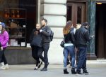 Londen 14 december 2014
Sam Worthington met zijn zwangere vriendin Lara Bingle in Londen