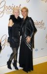 Amsterdam 1 december 2014
Premiere Gooische vrouwen 2 in het nieuwe de la mar met in de hoofdrollen Linda de Mol Lies Visschedijk Tjitske Reijdinga en Susan Visser. Sandra Peek met een vriendin