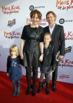 Amsterdam 22 november 2014
Premiere Mees Kees in carre met in de hoofdrollen Willem Voogd Sanne Wallis de Vries  Felix Osinga, en Brent Thomassen. Sanne Wallis de Vries met man en kinderen