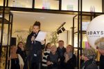 Amsterdam 20 november 2014
Opening winkel 10 days in de cornelis schuytstraat. Anouk Smulders opent de winkel en de oprichters van 10 days Barbara Hilbrink en Myon Veenendaal zij natuurlijk aanwezig. Ook Suus Zeelenberg neemt het woord