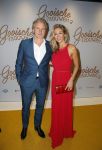 Amsterdam 1 december 2014
Premiere Gooische vrouwen 2 in het nieuwe de la mar met in de hoofdrollen Linda de Mol Lies Visschedijk Tjitske Reijdinga en Susan Visser. Wendy v Dijk met man Erland Galjaard en zijn dochter