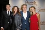 Amsterdam 1 december 2014
Premiere Gooische vrouwen 2 in het nieuwe de la mar met in de hoofdrollen Linda de Mol Lies Visschedijk Tjitske Reijdinga en Susan Visser. Wendy v Dijk met man Erland Galjaard en zijn dochter
