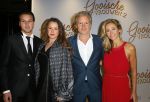 Amsterdam 1 december 2014
Premiere Gooische vrouwen 2 in het nieuwe de la mar met in de hoofdrollen Linda de Mol Lies Visschedijk Tjitske Reijdinga en Susan Visser. Wendy v Dijk met man Erland Galjaard en zijn dochter