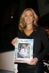 Amsterdam 11 december 2014
Presentatie van het nieuwe tijdschrift en platform van Wendy v Dijk.
Prinses Laurentien onthult het eerste exemplaar.
