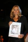 Amsterdam 11 december 2014
Presentatie van het nieuwe tijdschrift en platform van Wendy v Dijk.
Prinses Laurentien onthult het eerste exemplaar.