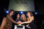 Amsterdam 11 december 2014
Presentatie van het nieuwe tijdschrift en platform van Wendy v Dijk.
Prinses Laurentien onthult het eerste exemplaar. Wendy v Dijk met Femmetje de Wind en andere medewerkers