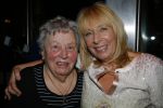 Amsterdam 1 december 2014
Premiere Gooische vrouwen 2 in het nieuwe de la mar met in de hoofdrollen Linda de Mol Lies Visschedijk Tjitske Reijdinga en Susan Visser. Will Koopman met man en moeder