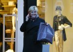 Amsterdam 25 november 2015 
Caroline Tensen doet boodschappen op de pc hooftstraat