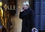 Amsterdam 25 november 2015 
Caroline Tensen doet boodschappen op de pc hooftstraat
