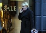 Amsterdam 25 november 2015 
Caroline Tensen doet boodschappen op de pc hooftstraat