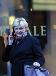 Amsterdam 25 november 2015 
Caroline Tensen doet boodschappen op de pc hooftstraat