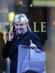 Amsterdam 25 november 2015 
Caroline Tensen doet boodschappen op de pc hooftstraat