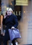 Amsterdam 25 november 2015 
Caroline Tensen doet boodschappen op de pc hooftstraat