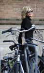 Amsterdam 13 november 2015 
Connie Breukhoven bellend op straat.