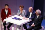 Amsterdam 23 november 2015 
Irene v d Laar stapt uit taxi.5 jaar nieuwe de la mar en 15 jaar de joop en Janine v d Ende foundation. Cornald Maas