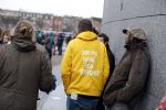 Amsterdam 29 november 2015 Demonstratie voor behoud van de aarde op het museumplein. Dolf Jansen praat het geheel aan elkaar.