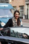 Amsterdam 23 november 2015 
Irene v d Laar stapt uit taxi.