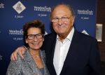 Amsterdam 23 november 2015 
Irene v d Laar stapt uit taxi.5 jaar nieuwe de la mar en 15 jaar de joop en Janine v d Ende foundation.