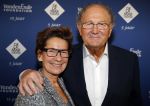 Amsterdam 23 november 2015 
Irene v d Laar stapt uit taxi.5 jaar nieuwe de la mar en 15 jaar de joop en Janine v d Ende foundation.