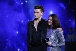 Aalsmeer 20 november 2015
Sabia Boulahrouz zwanger in het programma Mindmasters van SBS6.
Mindmasters Live, Uri Geller, Walter Rolfo, Patty Brard  Wolter Kroes Jochem v Gelder Peter R de Vries Boer geile Geert Monique Smit Patty Brard Kay nambiar en K# Lisa Michels. Kim LIan v d Meij presenteert het in studio Aalsmeer.