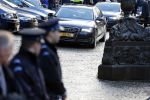 Amsterdam 25 november 2015 
Koninmg Willem Alexander en Koningin Maxima  arriveren bij het paleis op de dam in hun auto (audi A8)